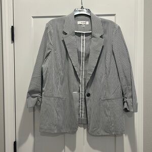 Jones Studio women’s blazer.